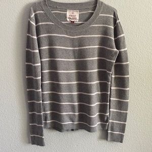 SO Grey and white knit sweater